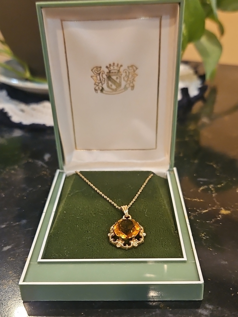 Vintage Gold-Tone Citrine Pendant Necklace - Elegant Women's Jewelry